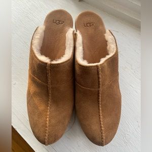 Like new! Worn once. Excellent condition as you can see from the soles.